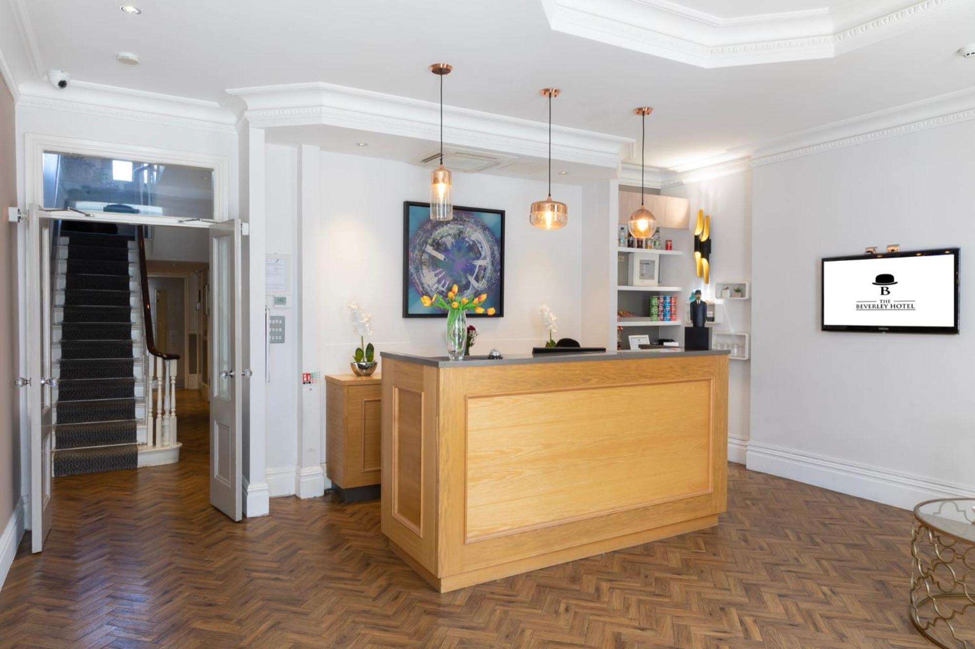 The Beverley Hotel London - Victoria Eksteriør billede